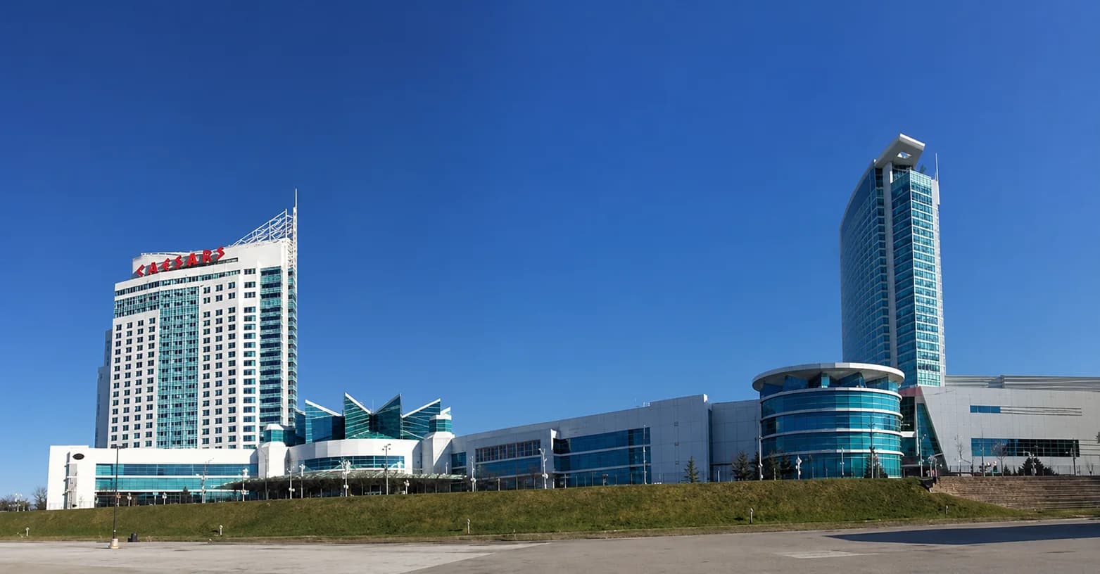 Caesars Windsor Hotel exterior